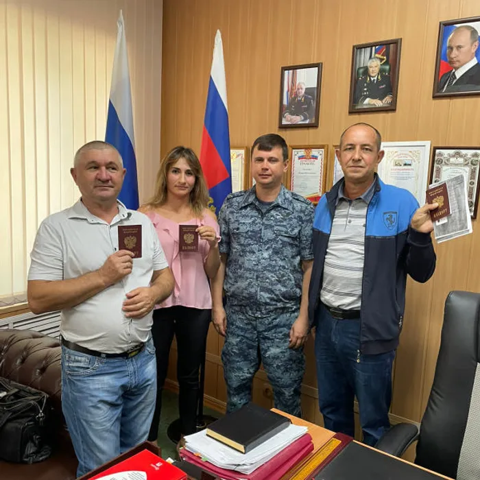 Вручение паспортов иностранным гражданам