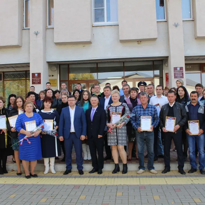 20 самых-самых: в Крыловском районе обновили Доску почёта